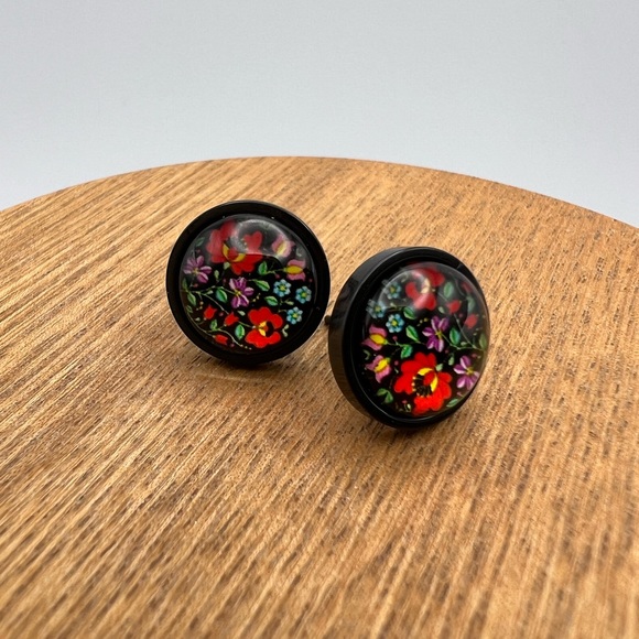 Classic Round & Square Stud Earrings - Black and Floral Stud Earrings - Picture 10 of 13